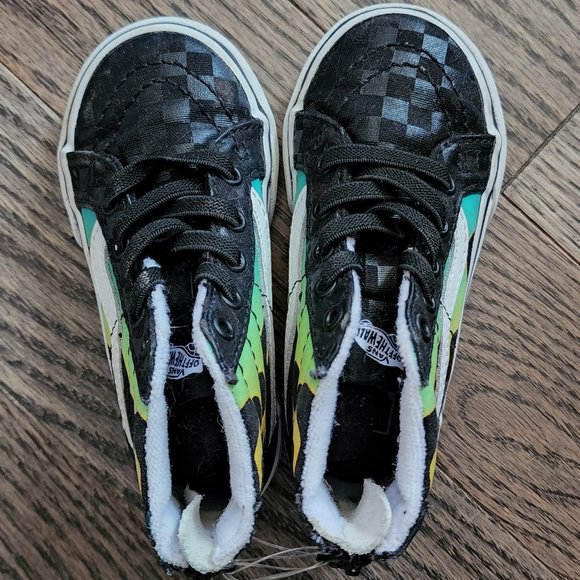 Brand New pair of Vans toddler size 7 shoes - Picture 3 of 12